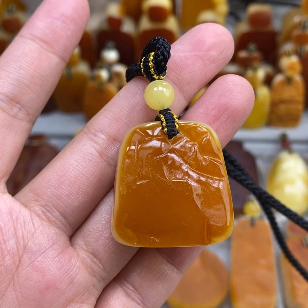 蜜蜡未镶嵌珠宝奇石