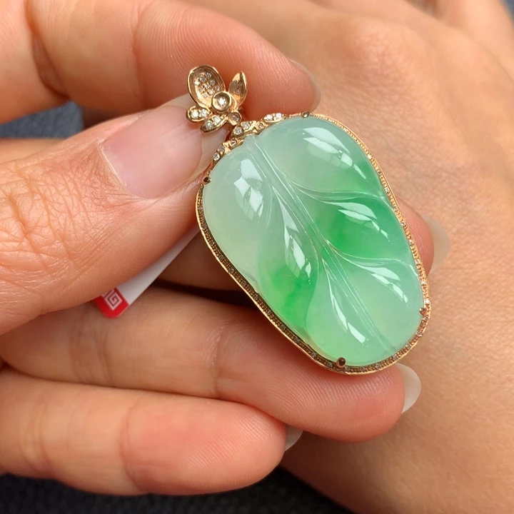 翡翠吊坠(不含链)18K金镶嵌