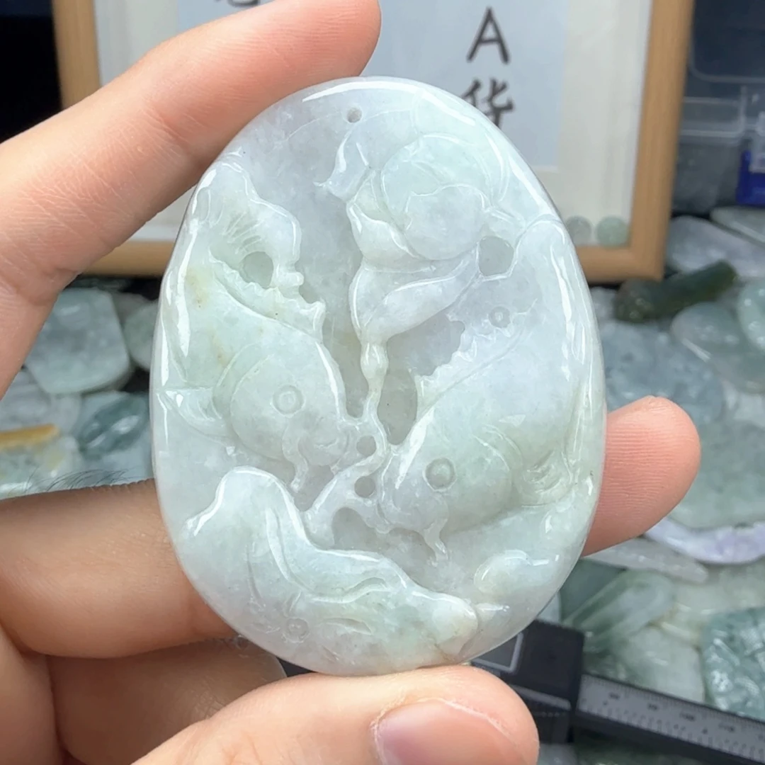 翡翠挂件未镶嵌翡翠