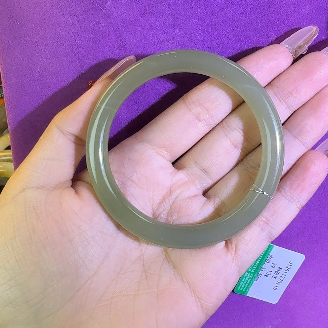 和田玉未镶嵌手镯