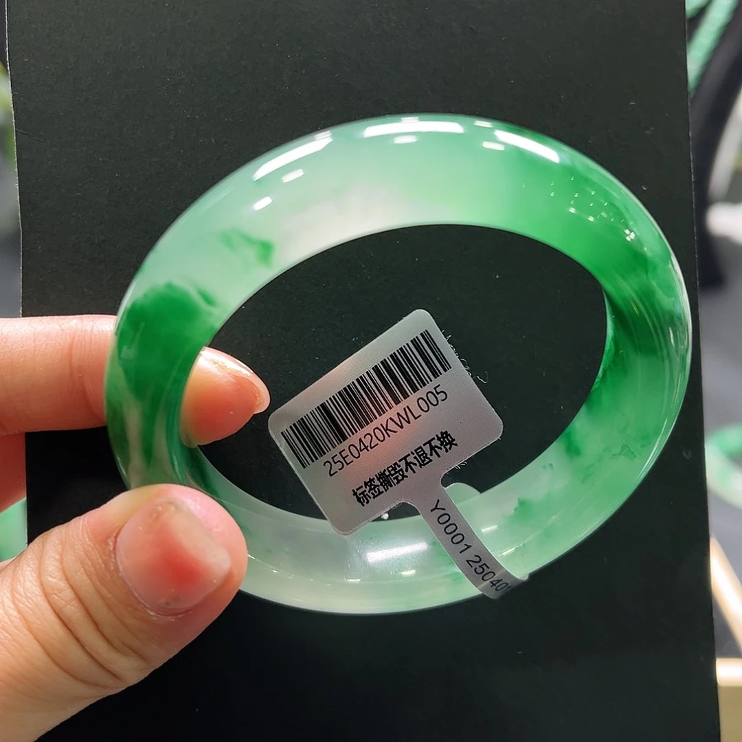 石英质玉手镯未镶嵌汤汤55