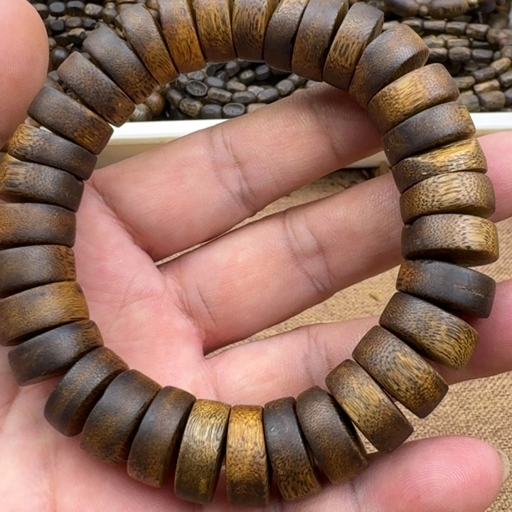 让***实手串沉香乌身手串23克