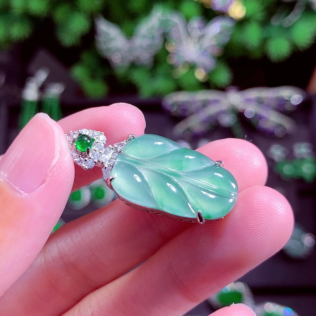 颈饰未镶嵌翡翠天然