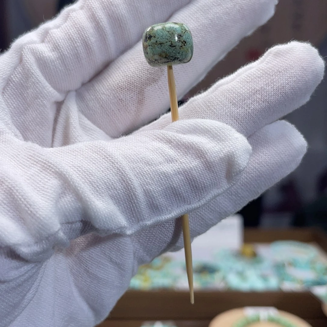 南红玛瑙未镶嵌珠宝奇石