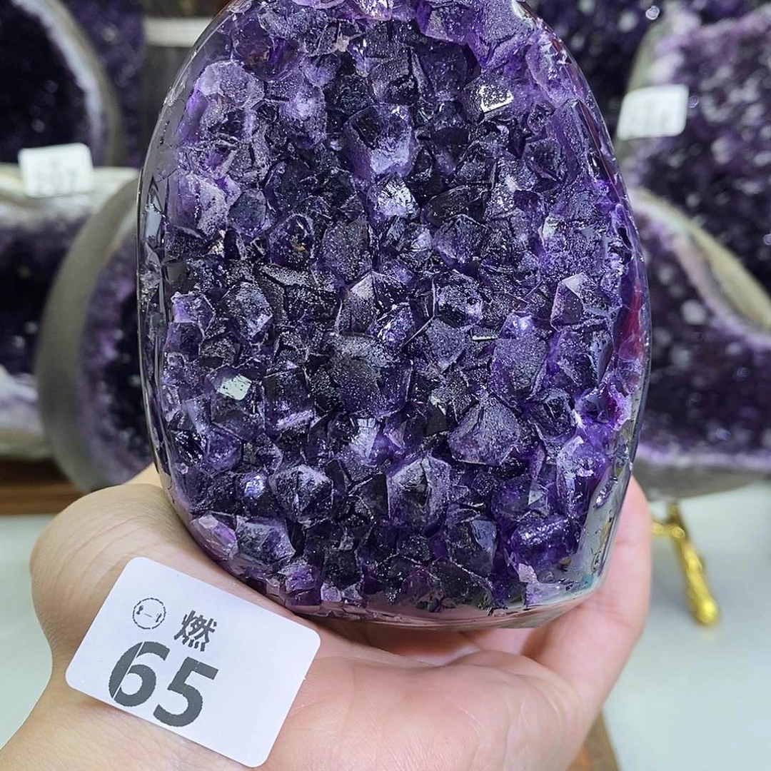 紫晶未镶嵌大型摆件（非配饰）