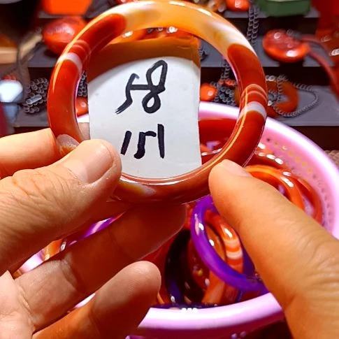 玛瑙/玉髓手镯未镶嵌