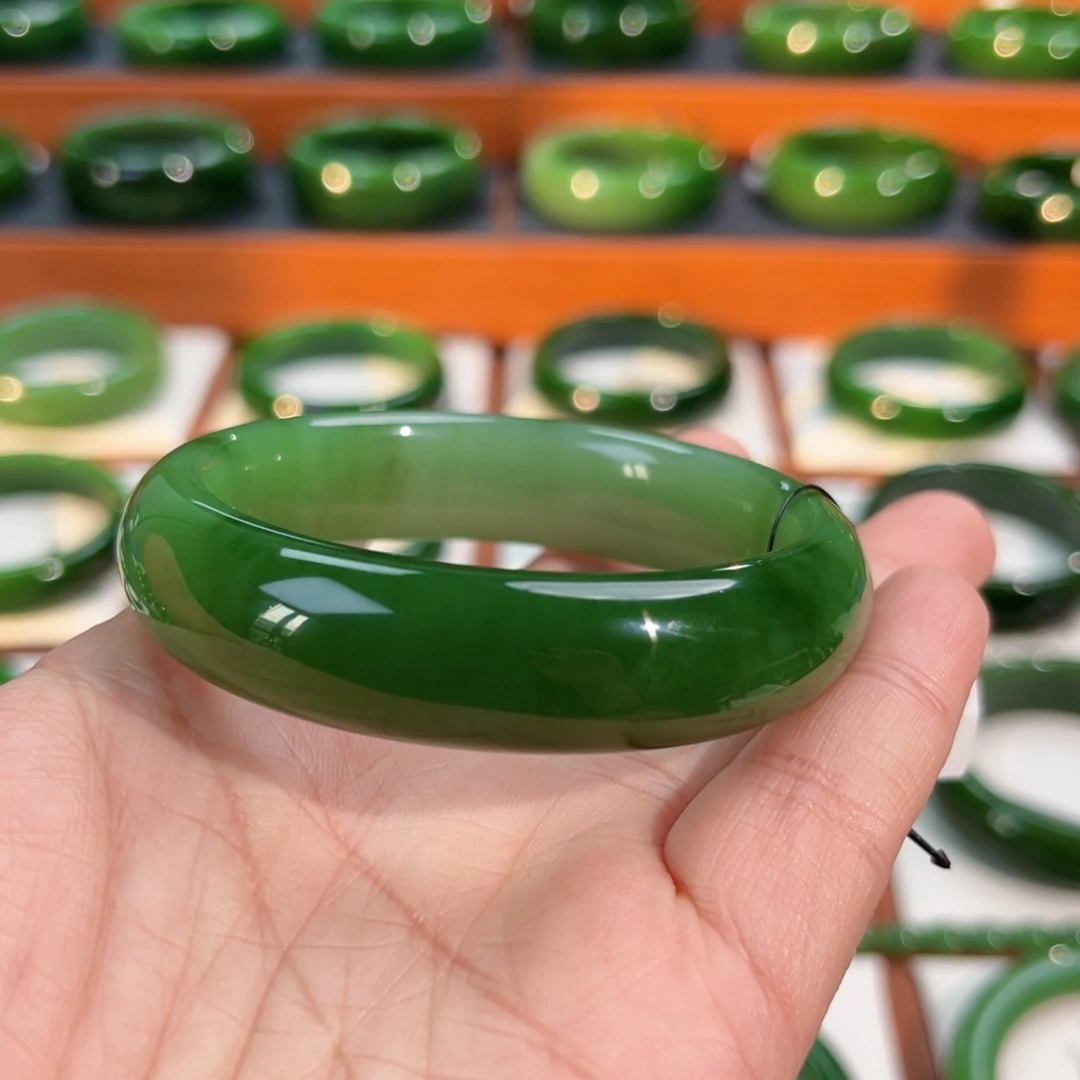 未镶嵌手镯和田玉（碧玉）