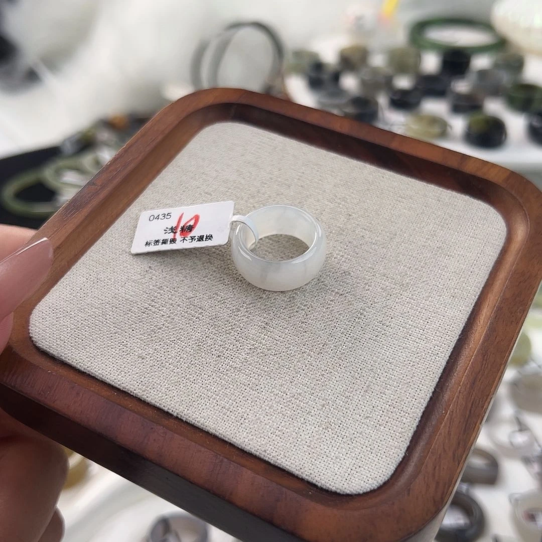 和田玉未镶嵌戒指N22烟灰轮胎直径15.7不退换