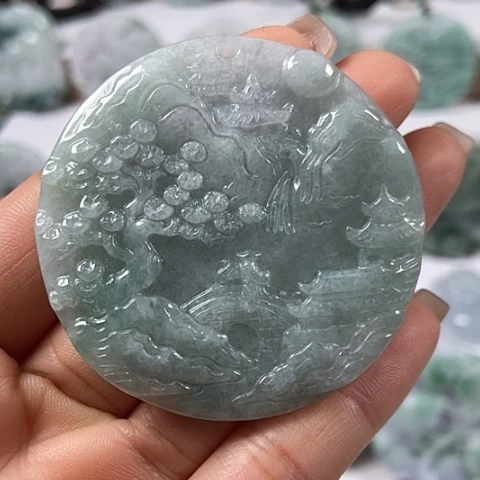 翡翠颈饰未镶嵌山水有石纹裂福利