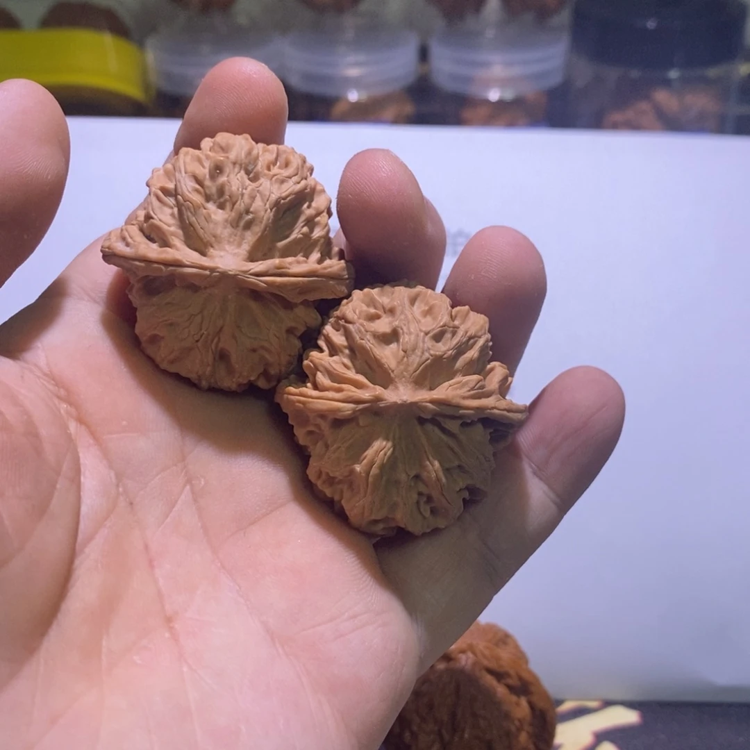 文玩核桃吊坠苹果