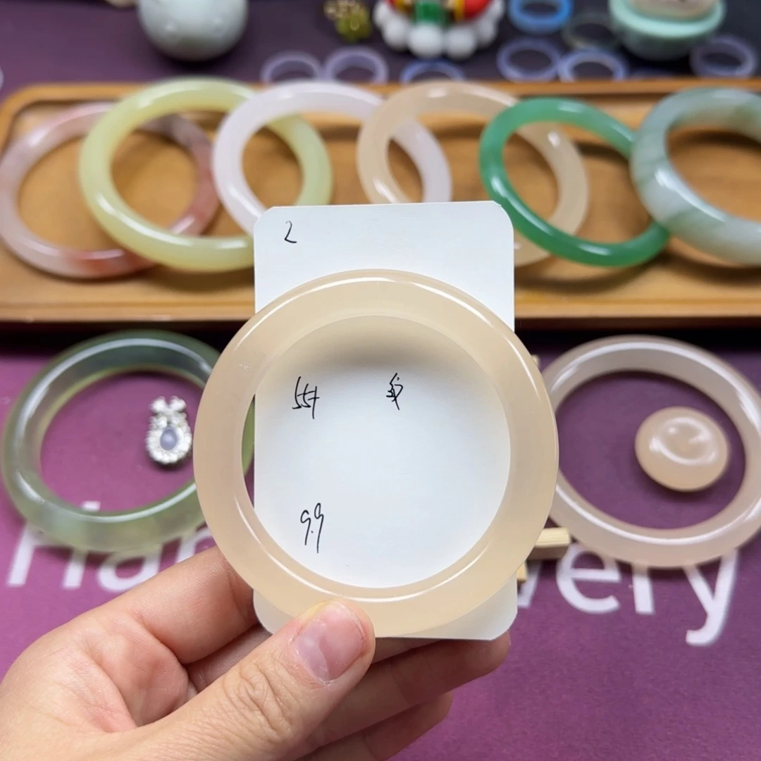 石英质玉手镯未镶嵌2