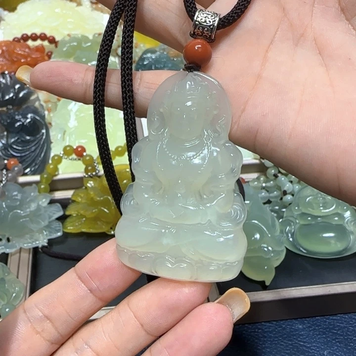 未镶嵌蛇纹石玉吊坠