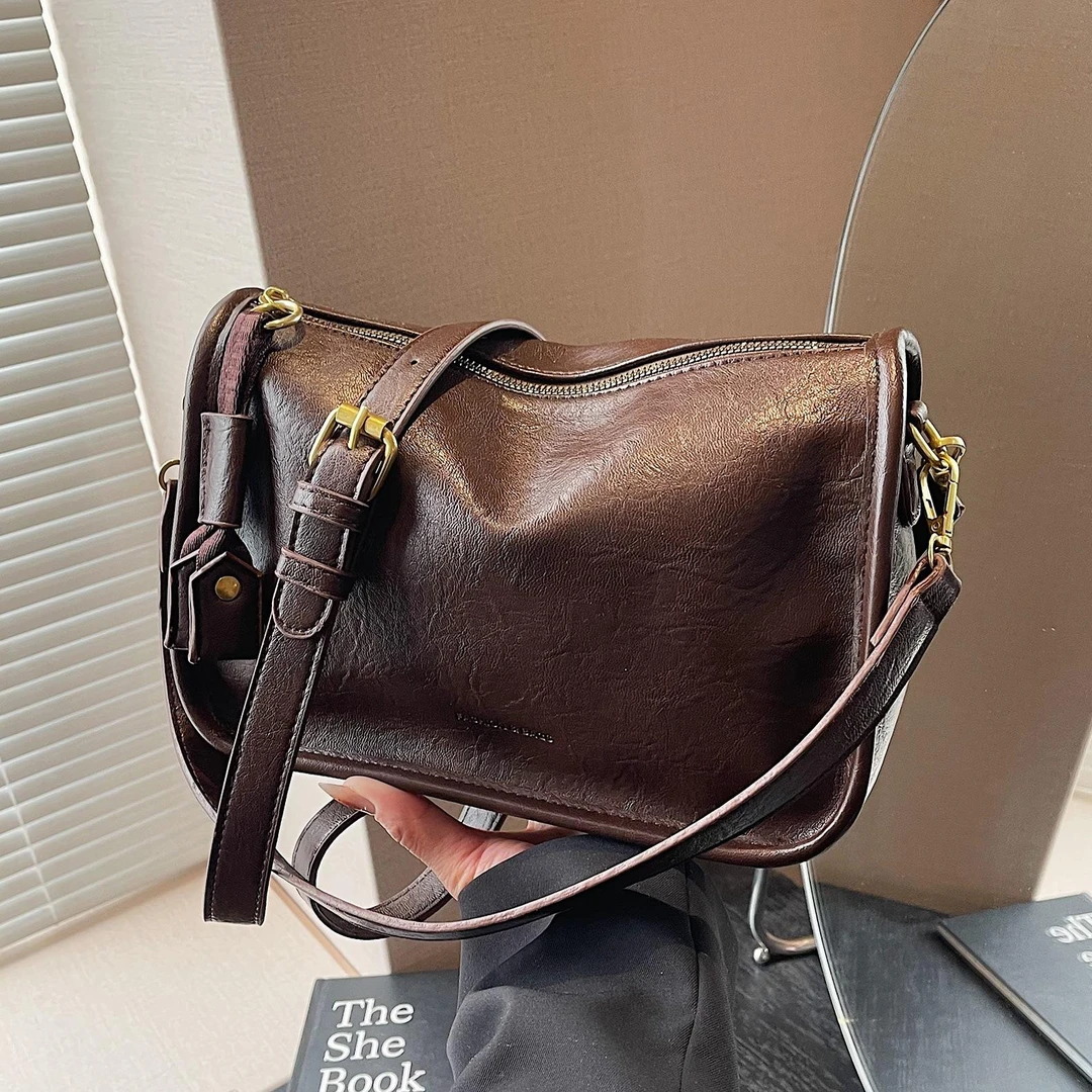 高级质感复古小方包包女包2025新款春夏通勤单肩包百搭斜挎枕头包