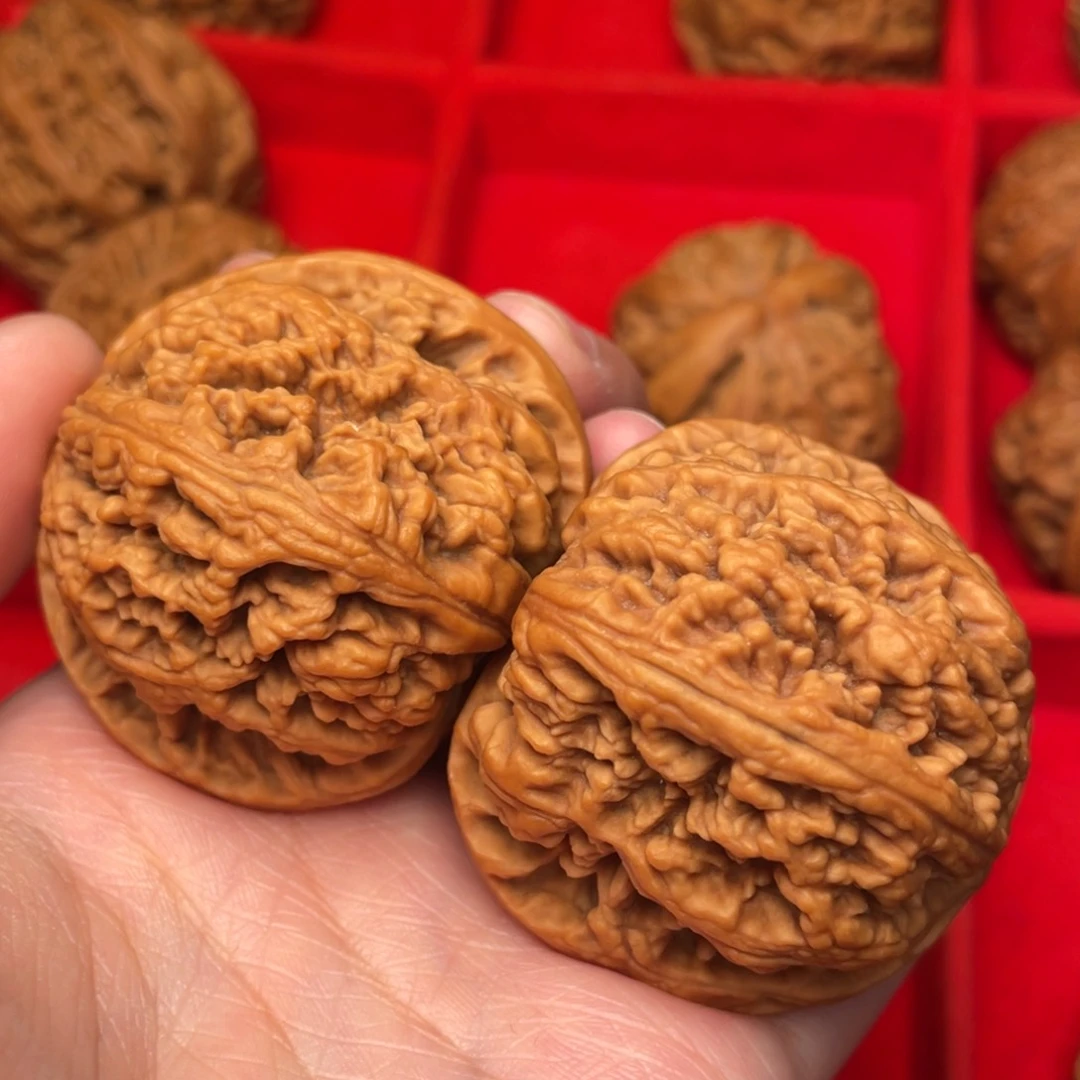 文玩核桃吊坠秦岭野生文玩核桃