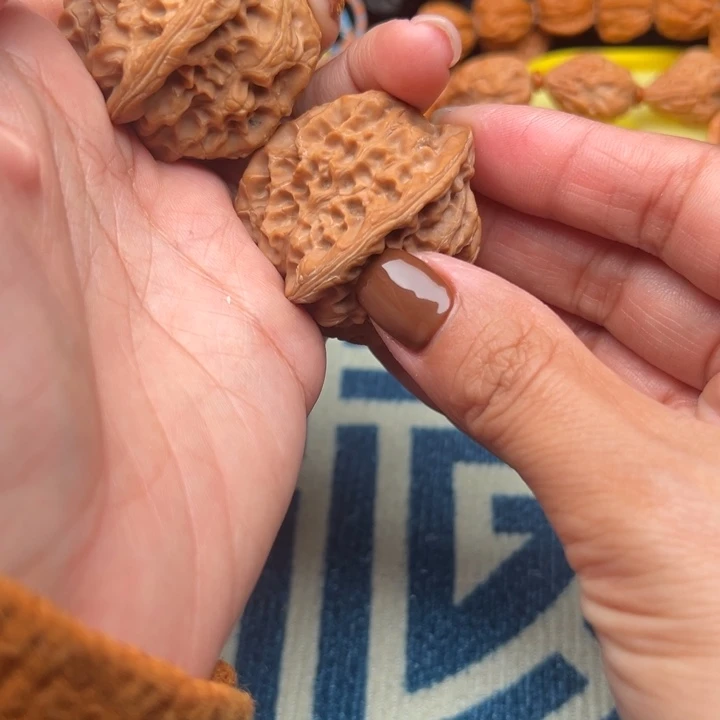 吊坠桃核文玩核桃白蛇谷