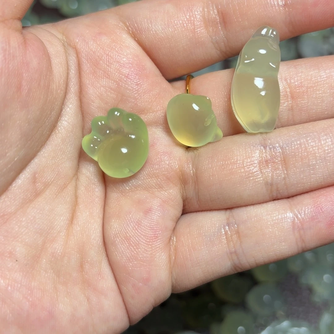 蛇纹石玉合金颈饰