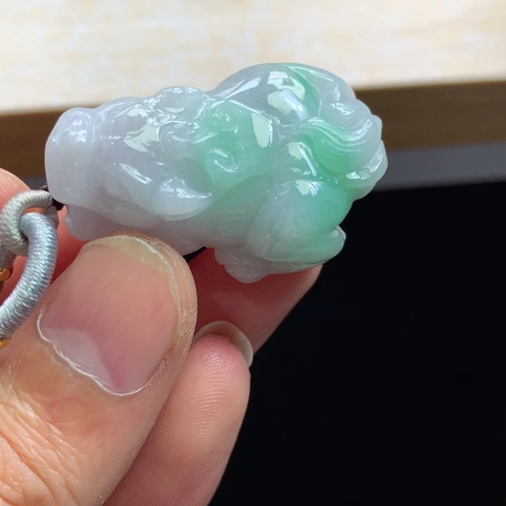 翡翠未镶嵌颈饰吊坠