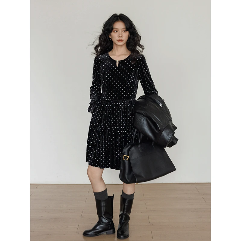 vastand维尚 2025新款冬季圆领小碎花显瘦长袖丝绒连衣裙女a字裙