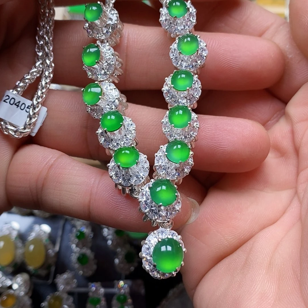 翡翠颈饰未镶嵌囡*翡翠