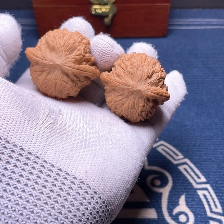 文玩核桃吊坠?****?全品红皮磨盘41尺寸