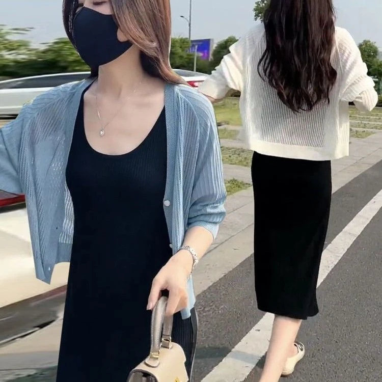 200斤可穿V领T恤女时尚宽松冰丝镂空针织衫夏季爆款外搭防晒披肩