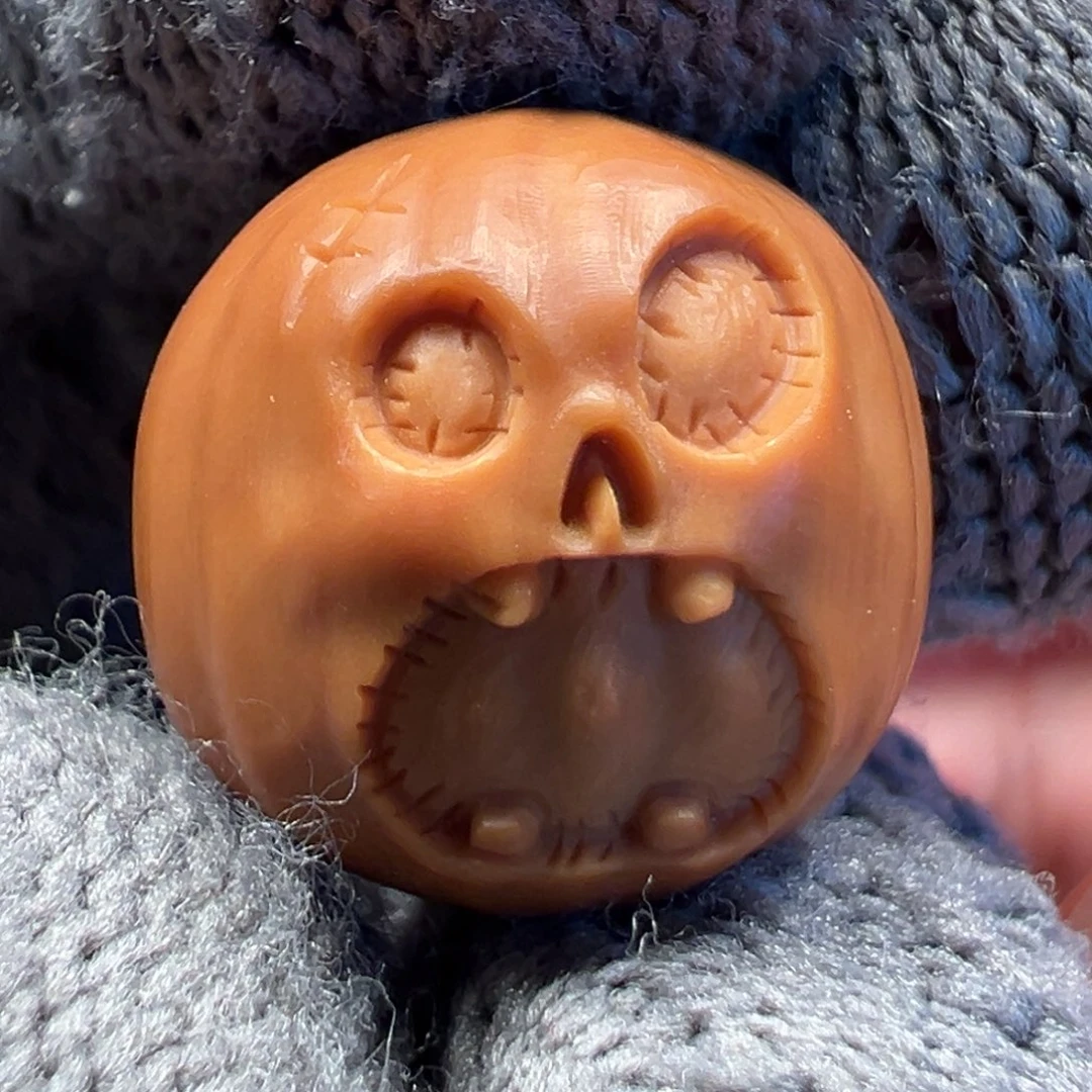 1.78尺寸苏造重工级南瓜怪