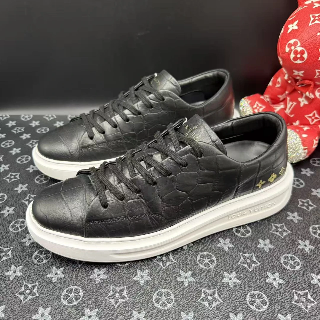 95新 LouisVuitton/路易威登 黑色方块纹松糕鞋42欧码 kke543