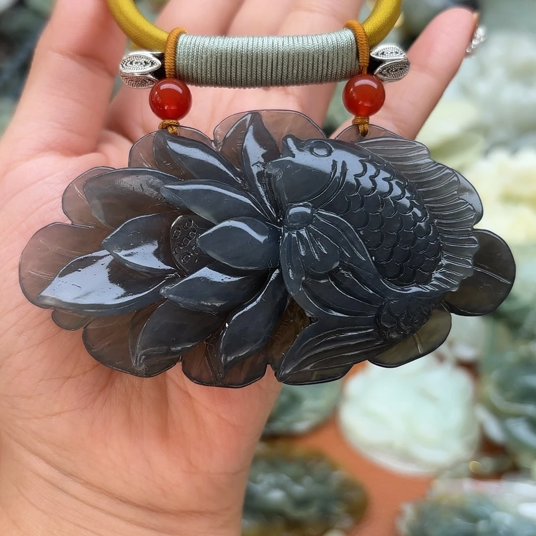 蛇纹石玉未镶嵌颈饰