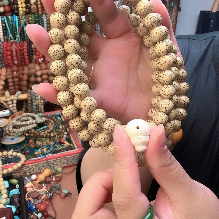 手链未镶嵌南红玛瑙向*花