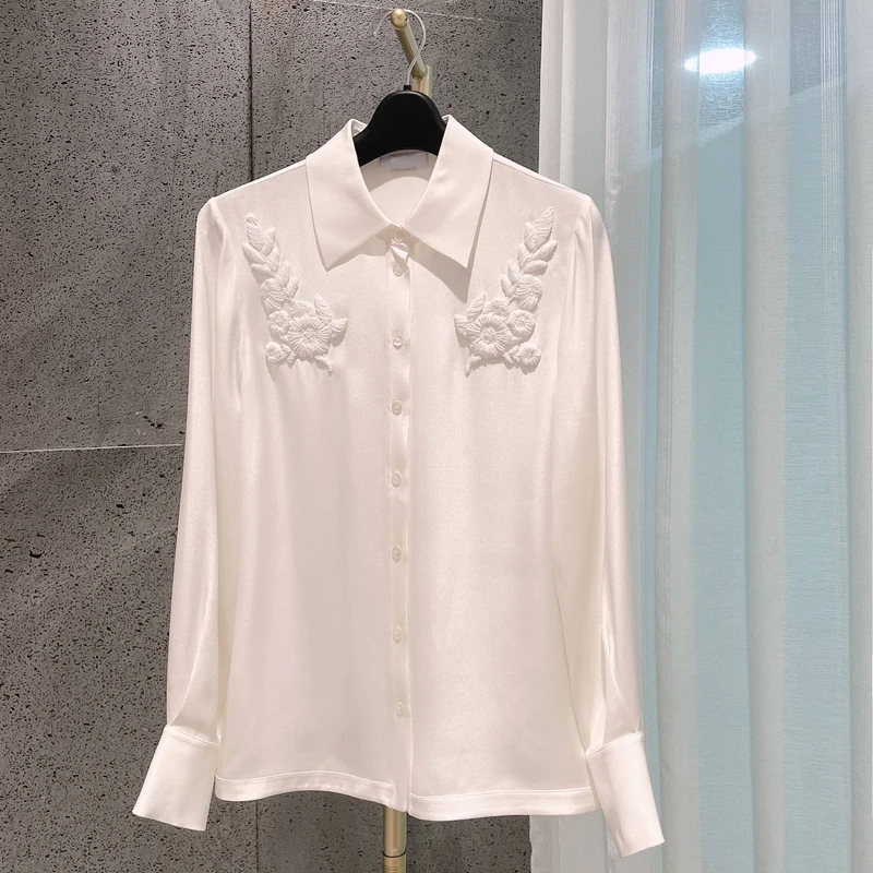 M2180花朵白色衬衣 衣长65 款号QS2090