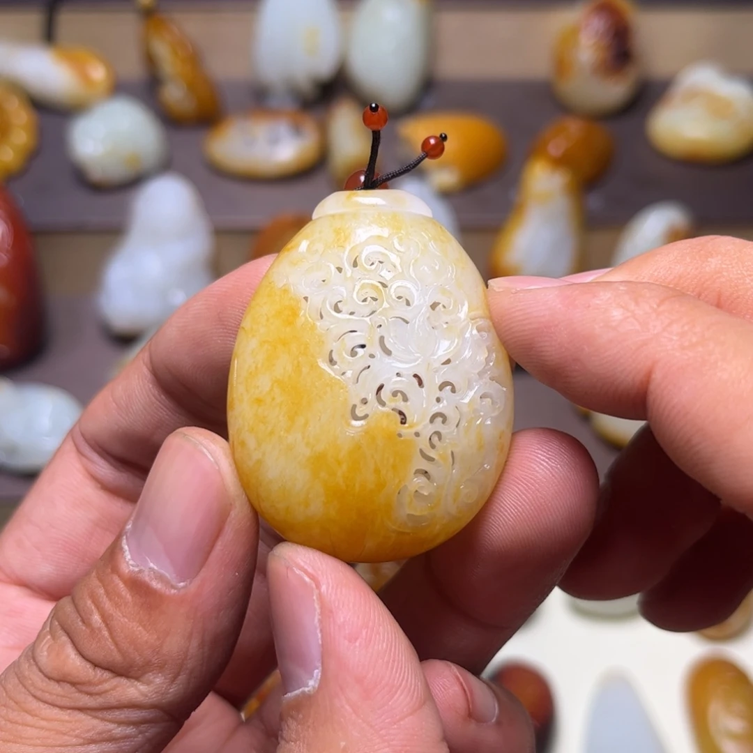 和田玉未镶嵌颈饰星**昨