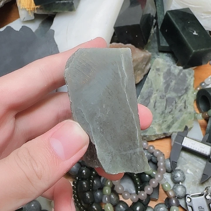 未镶嵌和田玉（青玉）珠宝半成品