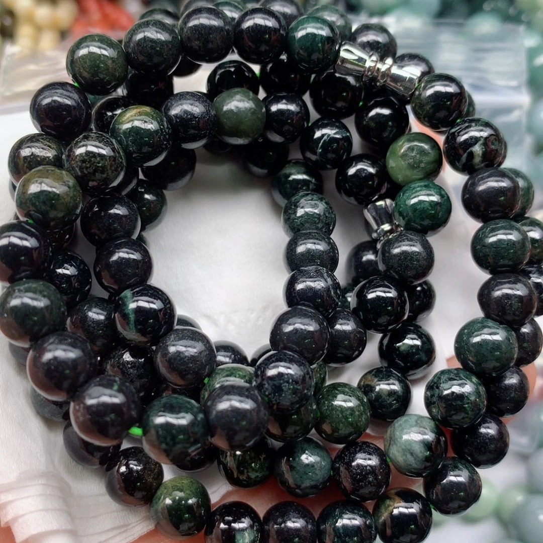 翡翠未镶嵌颈饰珠子