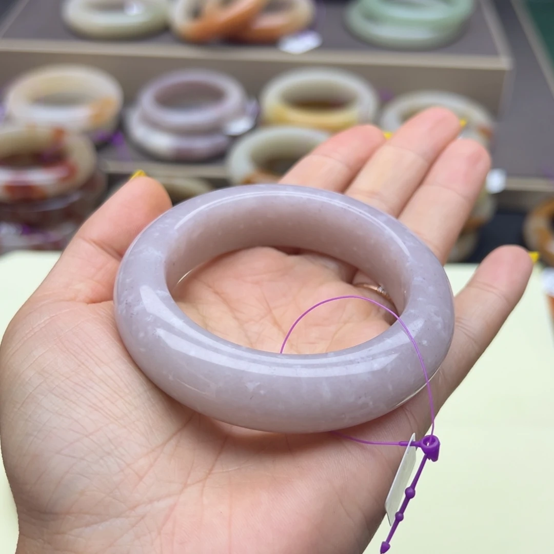 勿***安石英岩玉未镶嵌手镯