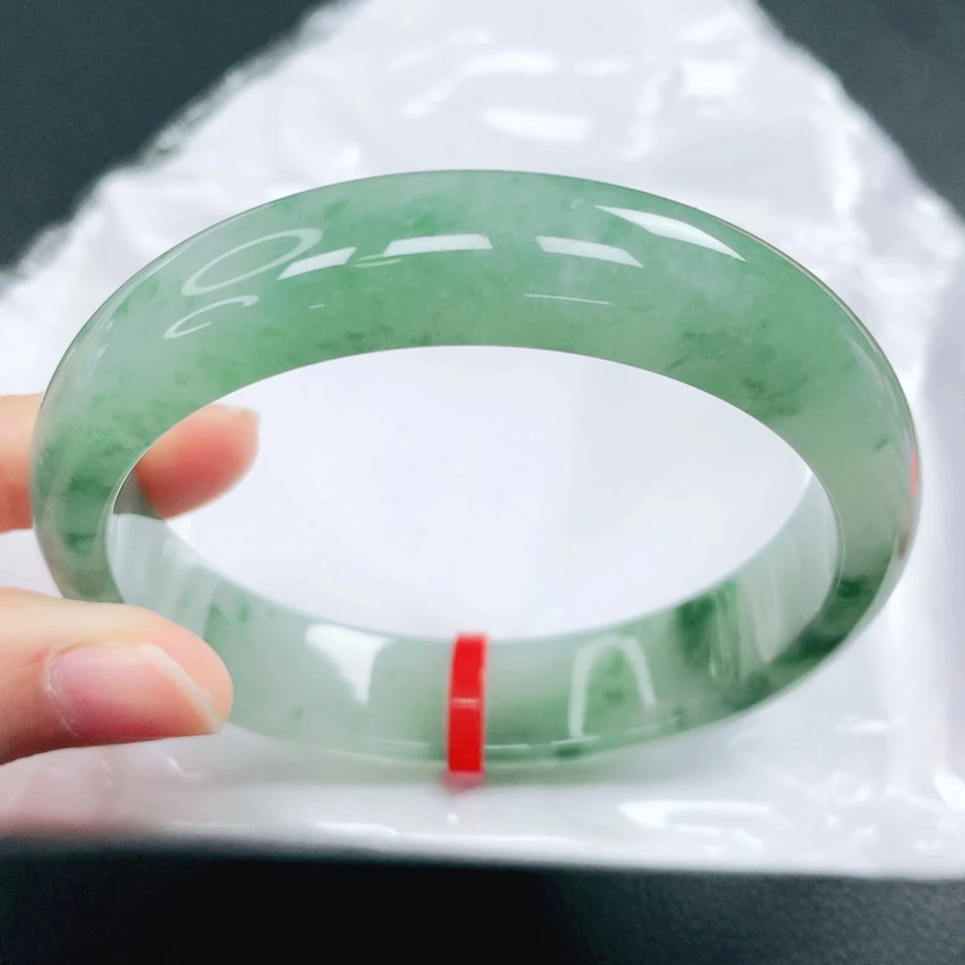 翡翠未镶嵌手镯58圈