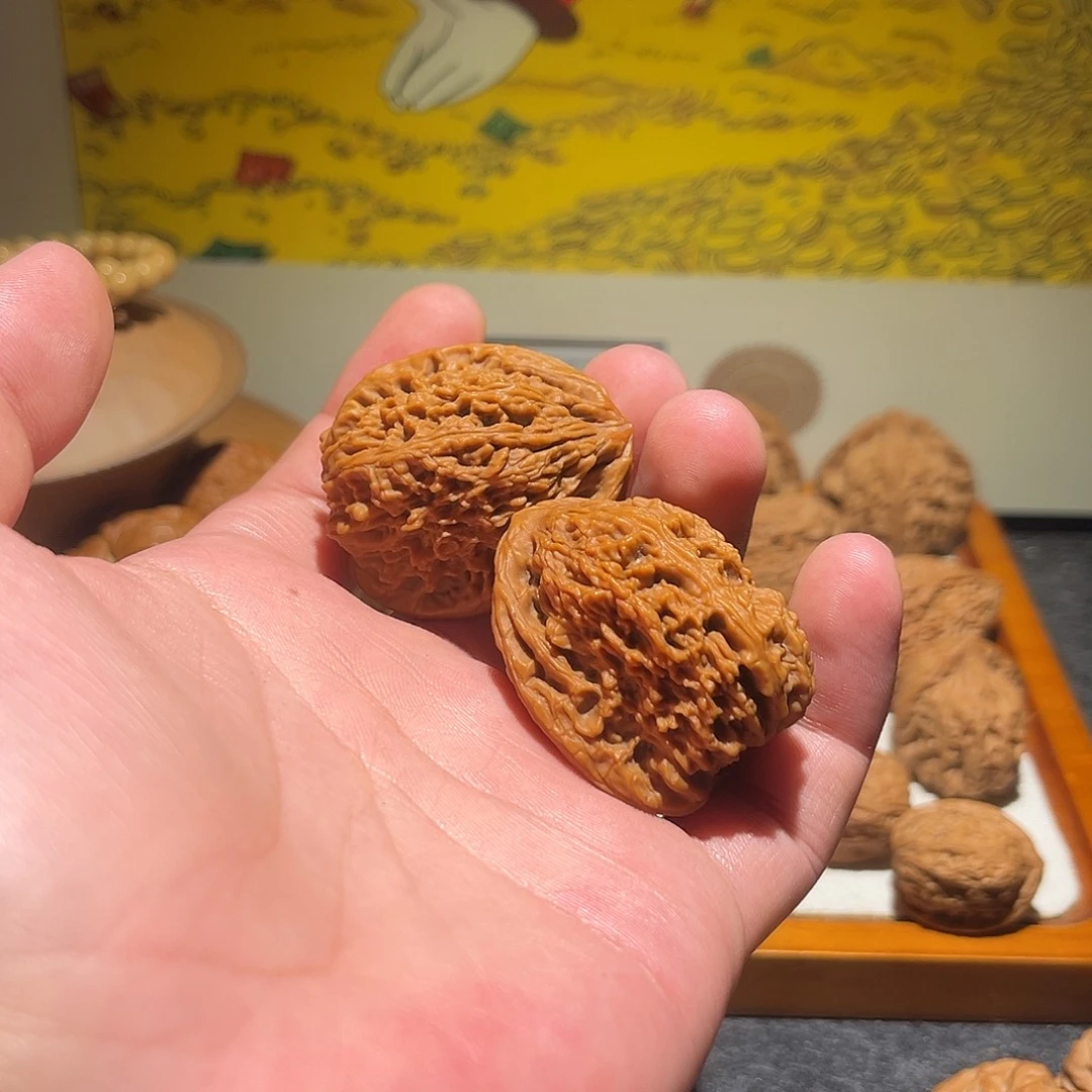 本***心吊坠文玩核桃南疆石