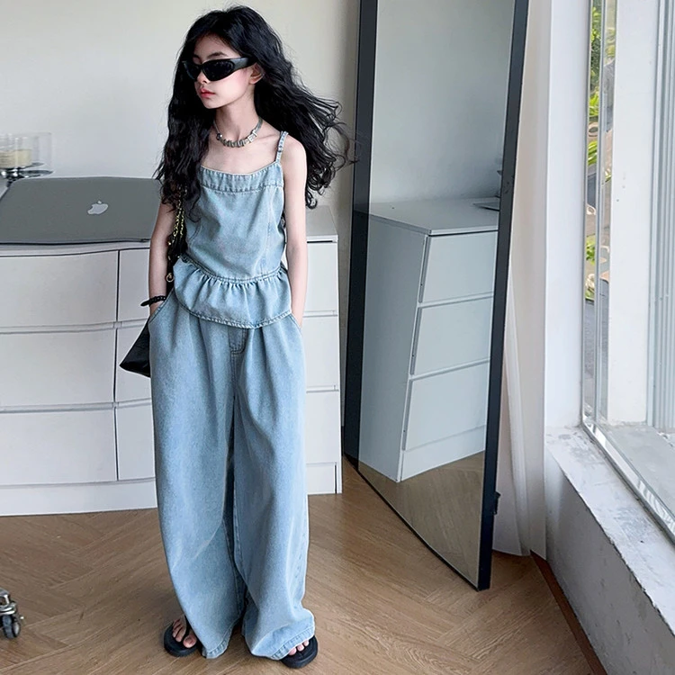 女童炸街牛仔套装夏季2025新款木耳边吊带上衣阔腿裤休闲两件套潮