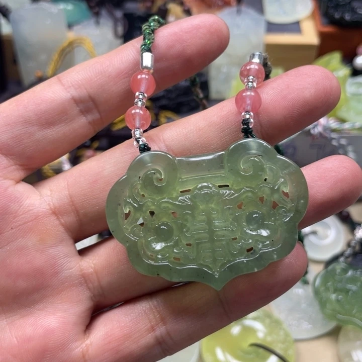 心***瑜蛇纹石玉合金颈饰