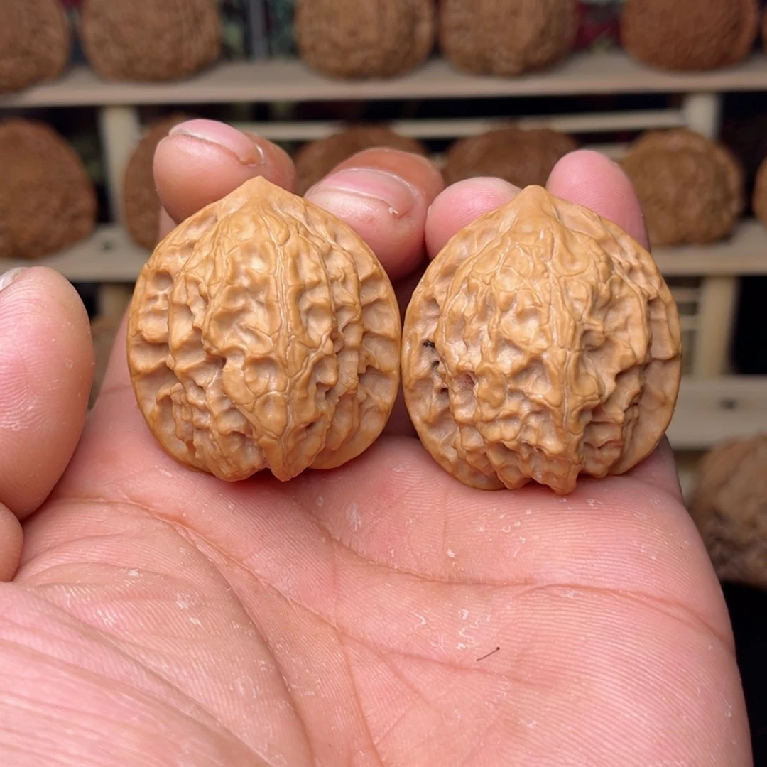 文玩核桃把件问***～文玩核桃把件35尺玲珑