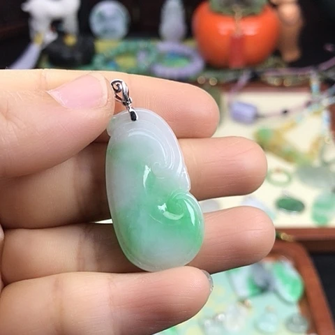 翡翠颈饰银S925镶嵌如意