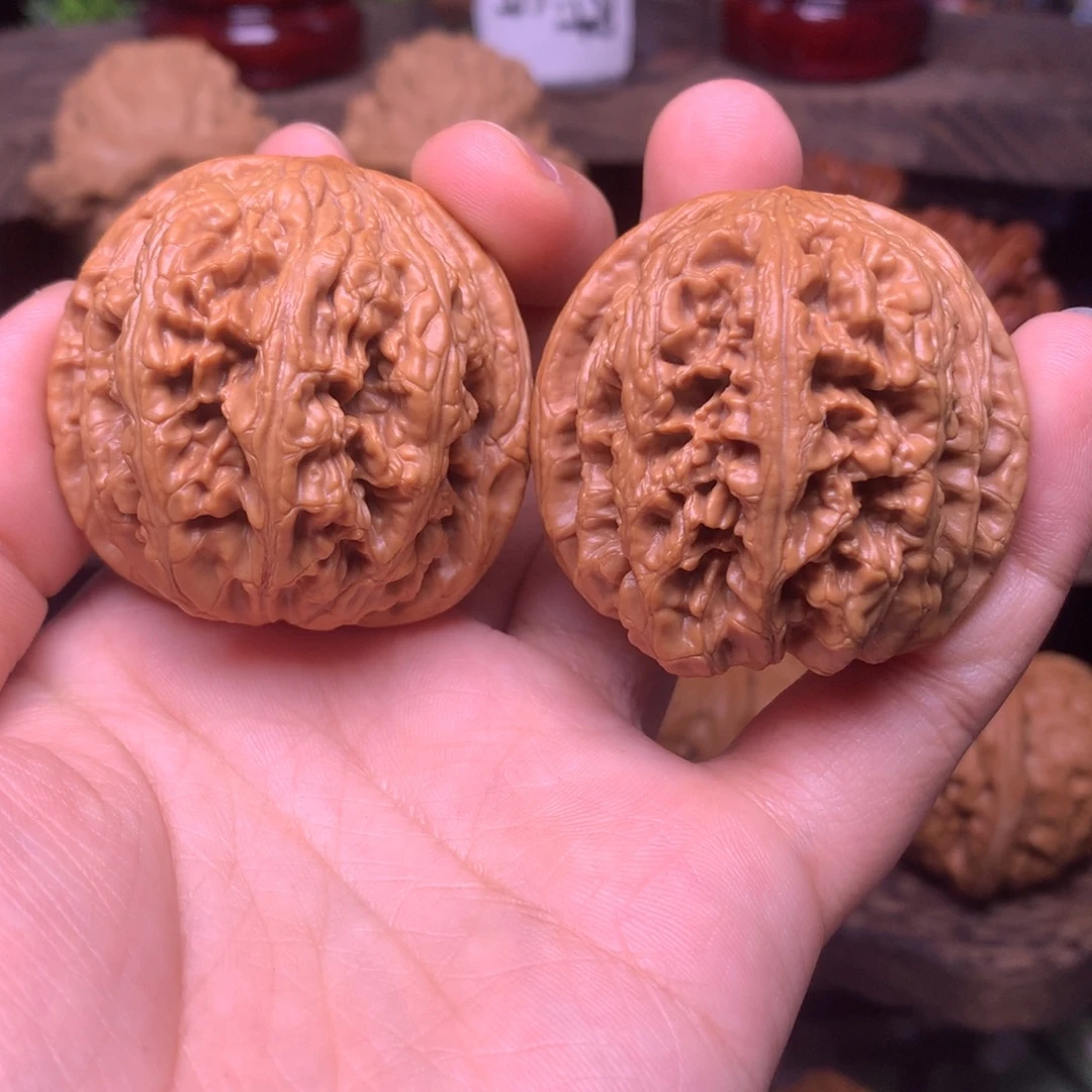 文玩核桃吊坠43粗筋