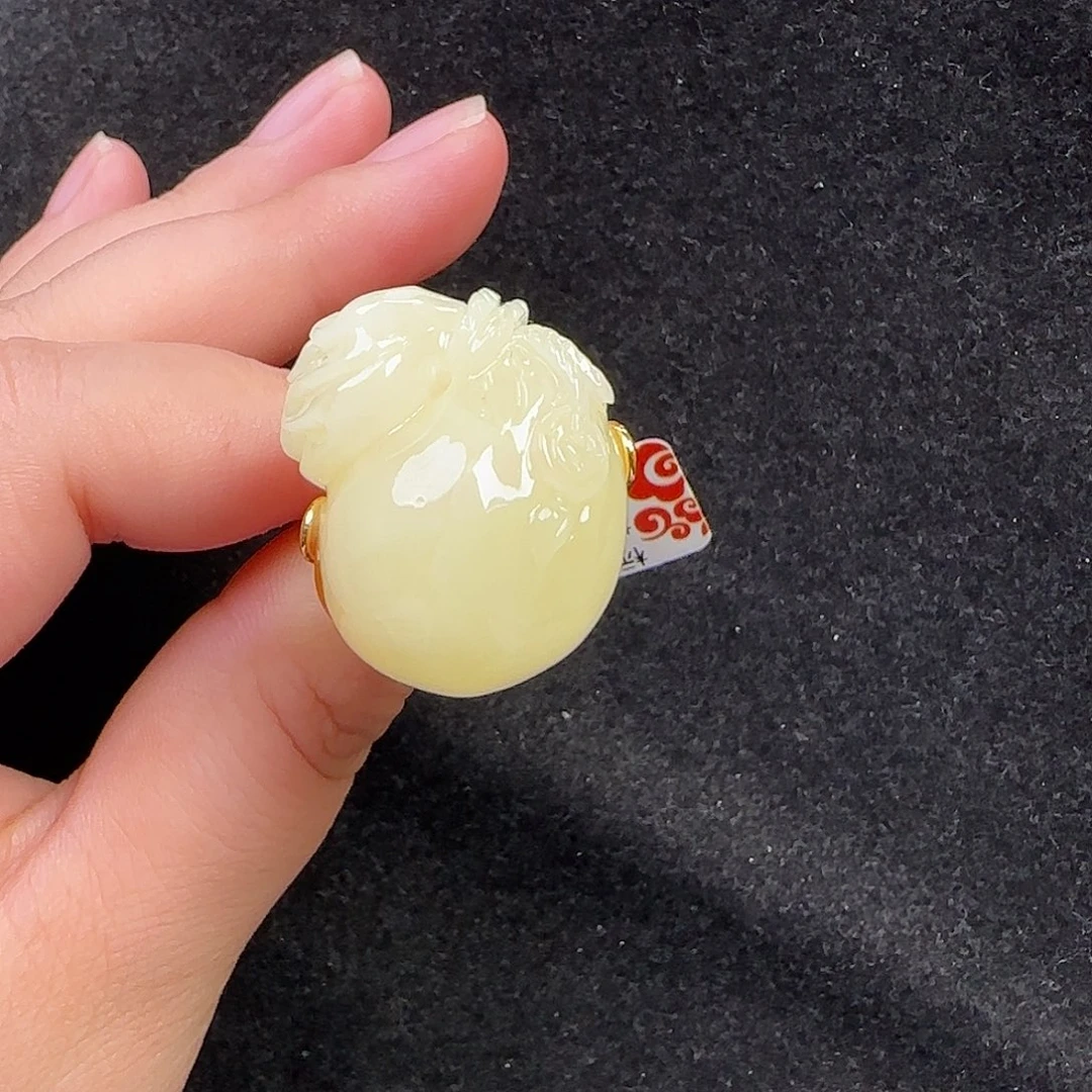 蜜蜡未镶嵌珠宝奇石