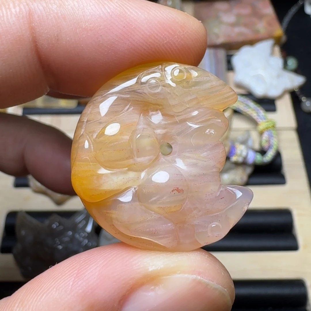 未镶嵌纯天然色有机玉石保真色石英质玉