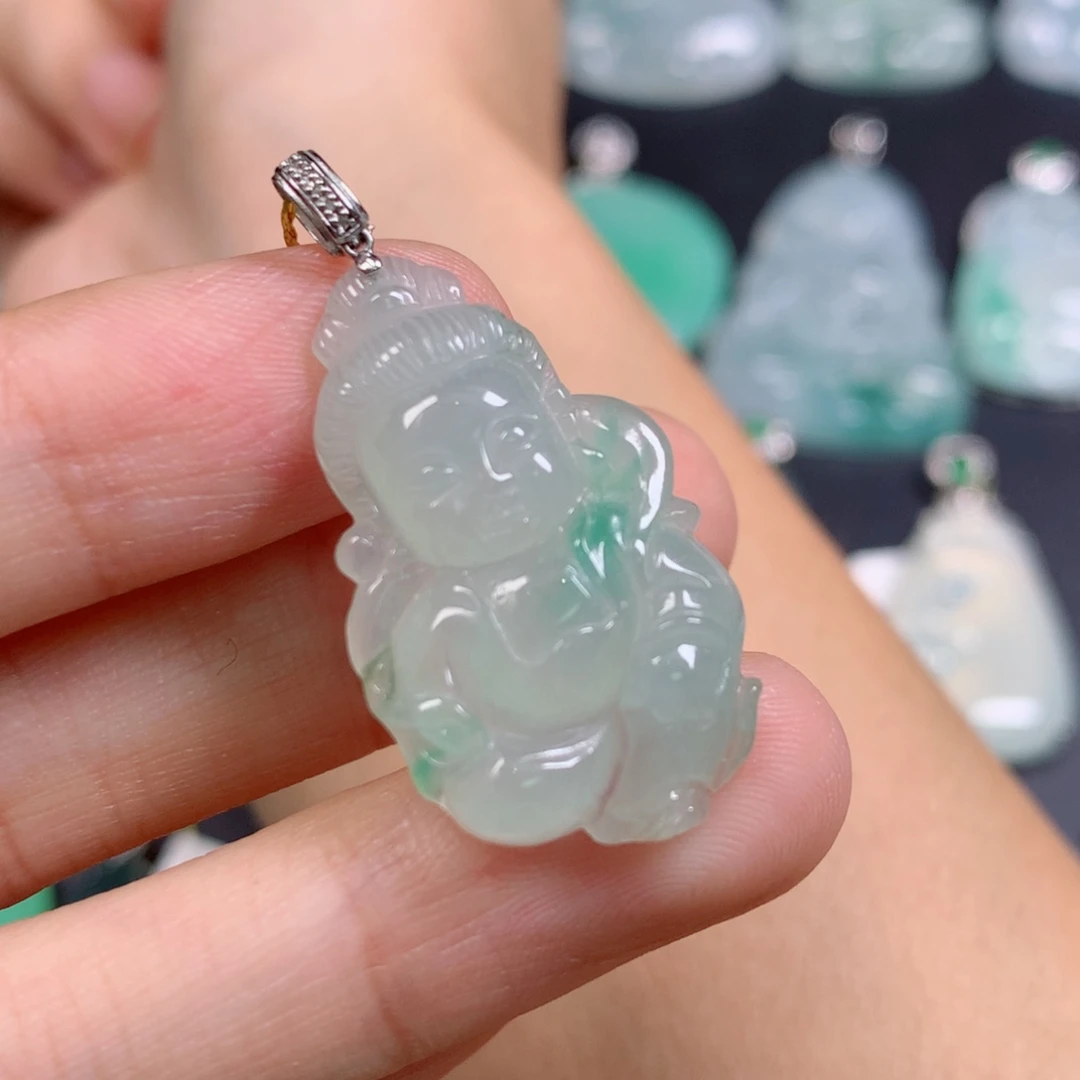 翡翠18K金镶嵌颈饰