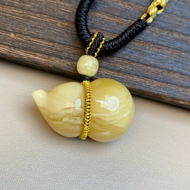 8.66克35.6×22mm俄浓蜡虎皮妖花蜜蜡葫芦水滴无事牌正宗蜜蜡吊坠