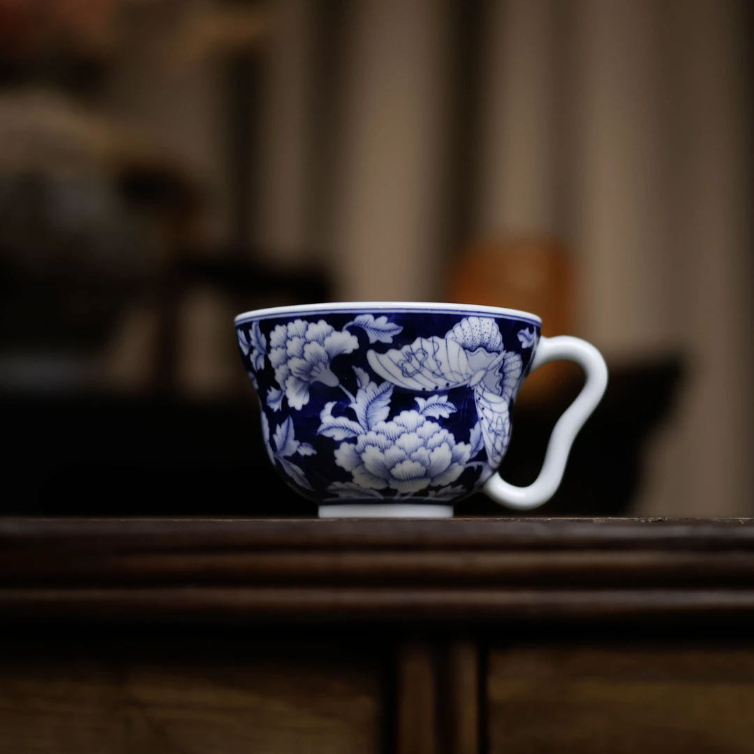 【陶珊居】蓝地牡丹咖啡杯（卓君S0154）