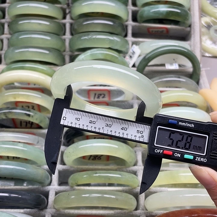 未镶嵌蛇纹石玉手镯183