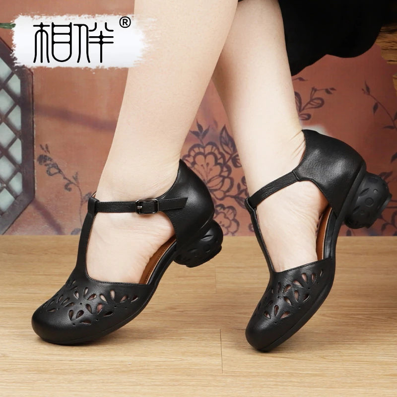 相伴复古真皮手工女士单鞋镂空民族风高跟春夏中老年妈妈鞋52759