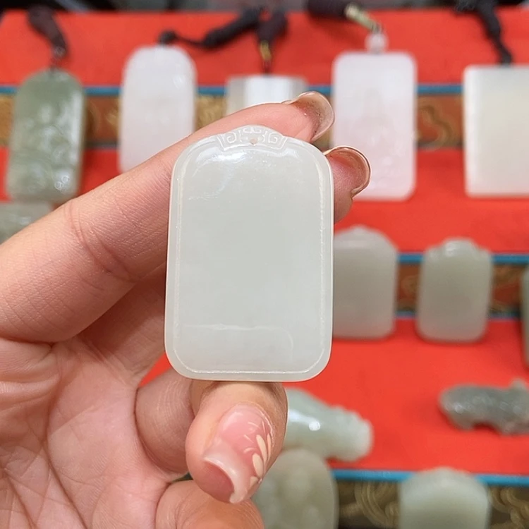 【闪购商品】颈饰未镶嵌和田玉