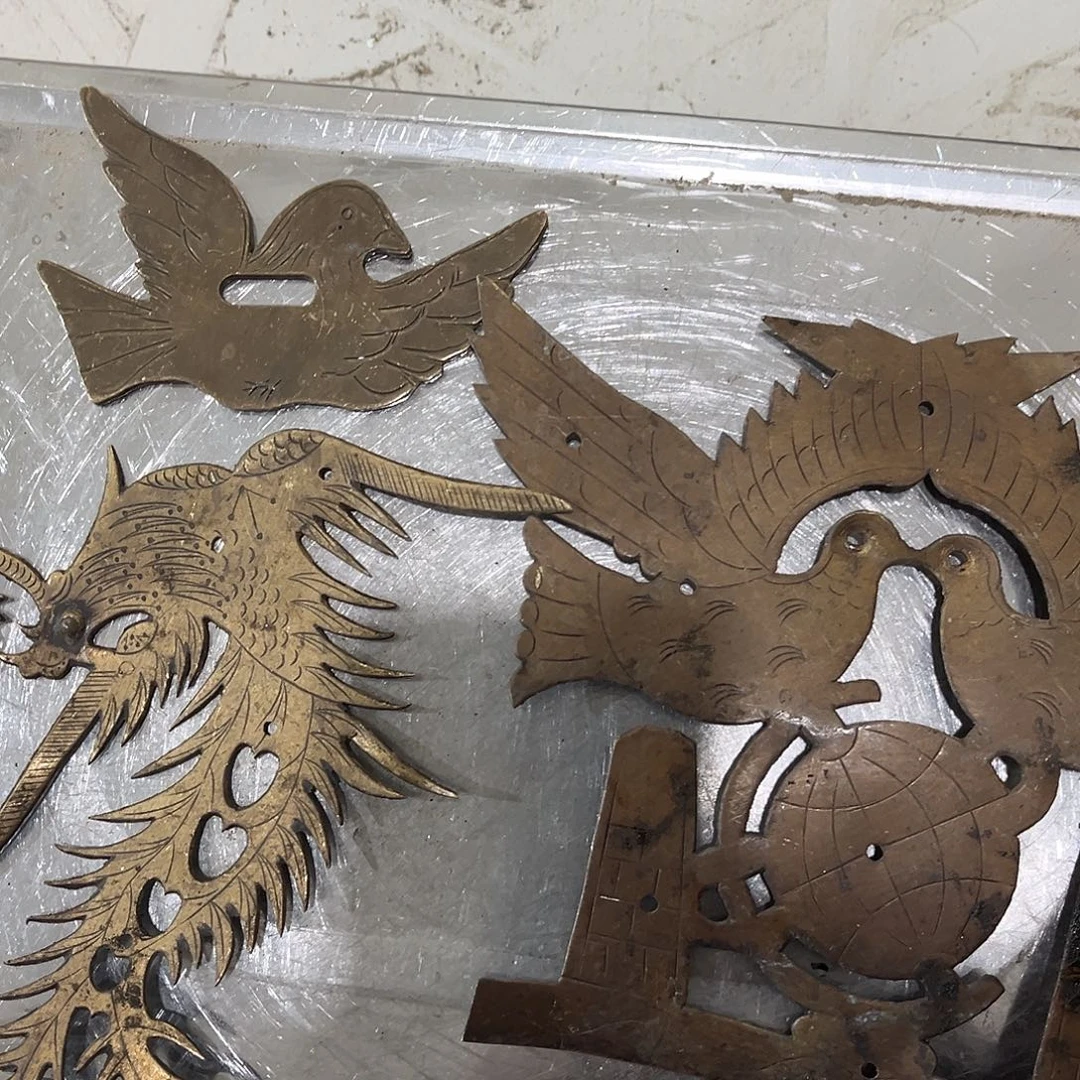 海***空闪电购铜摆件工艺品